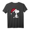 HapPanda Snoopy Halbarm T-Shirt mit Weihnachtsmütze - Lizenziertes Graphic Artwork für Jubiläum & Festlichkeiten
