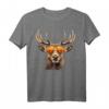 Hirsch T-Shirt für Herren & Damen mit Lederhose Motiv – Perfekt für Oktoberfest, Volksfest & Trachtenfeste