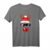 Lustiges Weihnachts Rentier T-Shirt mit roter Nase, Mütze & Sonnenbrille – Perfekt für die Adventszeit & festliche Geschenke