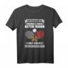 Unterschätze niemals einen alten Mann - Lustiges Tischtennis T-Shirt, Perfektes Geschenk für Opa, Vater, Ehemann & Kollegen zu Geburtstag, Weihnachten & Vatertag