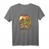 Hobbit Bilbo in Door T-Shirt - Offiziell lizenziertes Fantasy T-Shirt für Tolkien-Fans in verschiedenen Größen