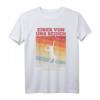 Tennis Einer von uns beiden spielt besser als du T-Shirt – Lustiges Tennis Geschenk für Hobbyspieler, Trainer und Tennisfans
