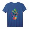 Ananas trägt Sonnenbrille und genießt den Party Urlaub T-Shirt – Buntes Festival- und Sommer-Design, perfekt für Obstliebhaber und Veganer