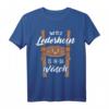 Mei Lederhosn is in da Wäsch T-Shirt – Lustiges Herren Trachten Shirt für Oktoberfest, Wiesn & Bayerische Tracht