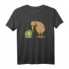 Humorvolles Kiwi T-Shirt mit Vogel- und Frucht-Wortspiel – Perfekt für Tierliebhaber, Neuseeland-Fans und schwarzhumorige Menschen