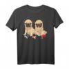 Lustiges Mops Hund Welpe isst Schokolade T-Shirt – Perfektes Geschenk für Hundeliebhaber, Partner & Freunde zu jedem Anlass
