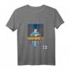 Helsinki Finnland Flagge T-Shirt - Klassisch geschnitten, doppelt genähter Saum, ideal für Finnland-Fans und Reisende
