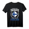 Ich brauche keine Therapie Ich muss nur nach Finnland T-Shirt - Lustiges Souvenir für Finnland-Urlauber & Skandinavien-Fans