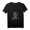 Freches Damen V-Ausschnitt T-Shirt mit Spruch 'Don't Touch It Sonst Klatscht It' – Perfektes Geschenk für Geburtstag, Weihnachten & Freunde