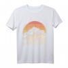 Schönes Schwarzwald Gebirge T-Shirt im Retro Look – Perfekt für Wanderer, Naturfreunde und als Geschenk aus Freiburg und Breisgau