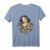 Hamburg Reeperbahn Pin-up Deern im coolen Retro Tattoo Stil T-Shirt – Maritimes Vintage Design für Hamburg-Fans und Tattoo-Liebhaber