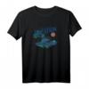 Trendy Permanent Vacation Palms & Island Sunny Scene T-Shirt – Perfekt für Strand, Sommer & Urlaubserinnerungen
