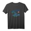 Trendy Permanent Vacation Palms & Island Sunny Scene T-Shirt – Perfekt für Strand, Sommer & Urlaubserinnerungen