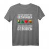 Zum Schafkopfen geboren - Traditionsreiches Kartenspiel T-Shirt für Bayern und Franken, ideal für Stammtisch & Turniere
