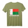 Flagge Madagaskar T-Shirt – Blickfang auf Straße, Arbeit & Events – Perfektes Geschenk für Familie & Freunde