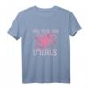 Mind your own uterus T-Shirt – Feministisches Pro-Choice Statement für Frauenrechte, mit klassischem Schnitt und doppeltem Saum