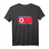 Nordkoreanische Flagge T-Shirt – Klassisch geschnitten mit doppeltem Saum, perfekt für Nordkorea-Fans und patriotische Anlässe