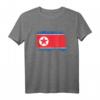 Nordkoreanische Flagge T-Shirt – Klassisch geschnitten mit doppeltem Saum, perfekt für Nordkorea-Fans und patriotische Anlässe