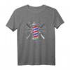 Barbiere Pole Schere Haarschneider Kamm T-Shirt – Stylisches Barber Tee für Friseure und Barber Shops