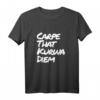 Carpe That Kurwa Diem T-Shirt für Polen Fans - Lustiges Polnisches Spruchshirt für Partys, Freunde & Feiern