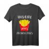 This Girl Loves Pommes Frites - Fast Food Langarmshirt für Pommes-Fans & Feinschmecker, Perfekt für Gastronomie & Imbissbesucher