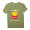 This Girl Loves Pommes Frites - Fast Food Langarmshirt für Pommes-Fans & Feinschmecker, Perfekt für Gastronomie & Imbissbesucher
