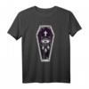 Sarg Flash Tattoo T-Shirt – Pop Art Spooky Gothic Halloween Tee zum HapPanda für Horror- und Tattoo-Fans