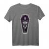 Sarg Flash Tattoo T-Shirt – Pop Art Spooky Gothic Halloween Tee zum HapPanda für Horror- und Tattoo-Fans