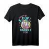 Powered By KPOP and Bubble Tea K-Drama Gayo Südkorea Lustiges T-Shirt – Perfektes Geschenk für K-Pop, K-Drama & Bubble Tea Fans zu jedem Anlass