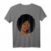 Black Girl Magic Afro Red Lips Rose Hoops Melanin Queen T-Shirt – Empowerment Geschenk für Schwarze Frauen zum Black History Month, Geburtstag oder Weihnachten