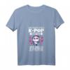 Damen T-Shirt mit Spruch 'Ich höre K-Pop und trinke Bubble Tea' - Lustiges Panda K-Pop Merchandise mit V-Ausschnitt