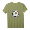 Rumänien Fußball T-Shirt mit Flagge in Rissigem Wand-Design – Perfekt für Fans und Supporter bei Spielen und Turnieren