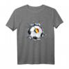 Rumänien Fußball T-Shirt mit Flagge in Rissigem Wand-Design – Perfekt für Fans und Supporter bei Spielen und Turnieren