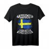 Tausche Arbeitsplatz gegen Hütte in Schweden T-Shirt – Perfekte Reisebekleidung für Schwedenurlaub und Outdoor-Abenteuer