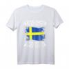 Tausche Arbeitsplatz gegen Hütte in Schweden T-Shirt – Perfekte Reisebekleidung für Schwedenurlaub und Outdoor-Abenteuer