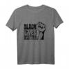 BLM Black Lives Matter Protest T-Shirt gegen Rassismus - Retro Faust Design für Demo, soziale Gerechtigkeit & politisches Statement