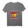 Damen T-Shirt mit V-Ausschnitt: Ich muss nur nach Spanien - Perfekt als Urlaubs- oder Fan-Geschenk mit Flagge & Umriss