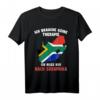Keine Therapie - Ich muss nur nach Südafrika T-Shirt mit Flagge – Perfektes Geschenk für Südafrika Liebhaber und Reisende
