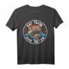Eat Trash Hail Satan Raccoon T-Shirt – Sarkastisches Tierdesign für Rock-, Emo- und Goth-Fans, perfekt für Halloween & Konzerte